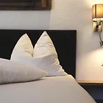 Casa de hóspedes Gaestehaus Hackl 3*